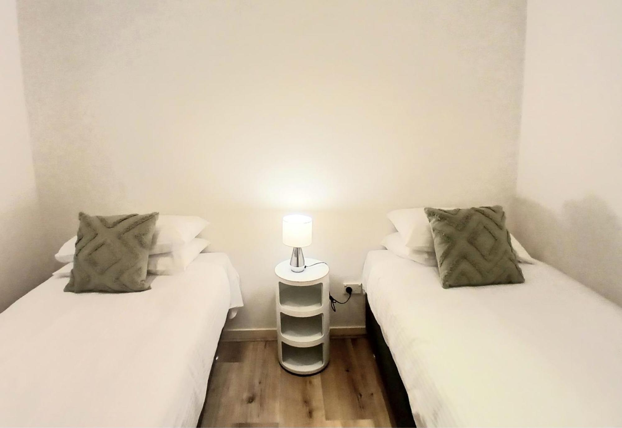 Readyset Apartments At Liberty Мельбурн Экстерьер фото