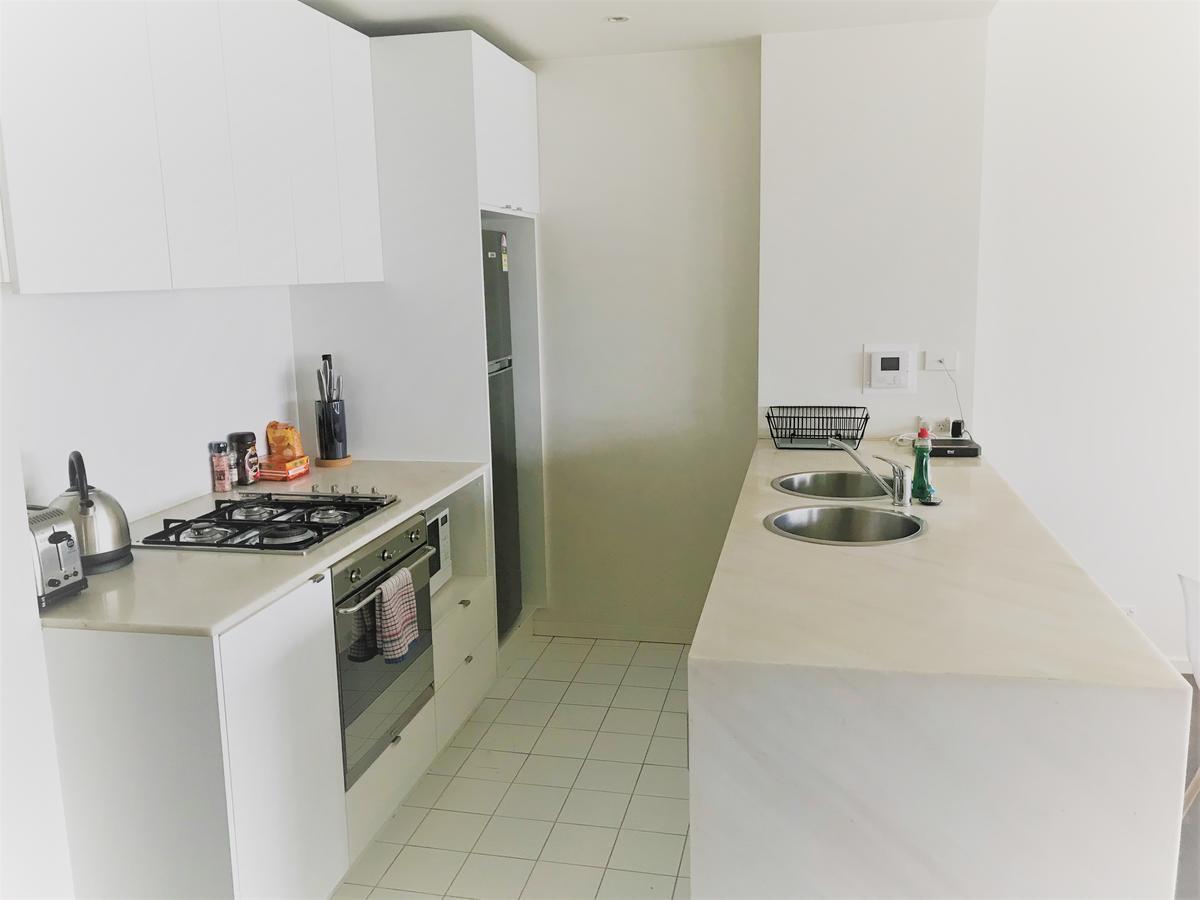 Readyset Apartments At Liberty Мельбурн Экстерьер фото